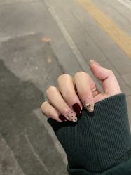 -芊屿芊浔美甲