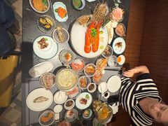 -半岛翡丽海鲜自助餐厅(观风亭店)