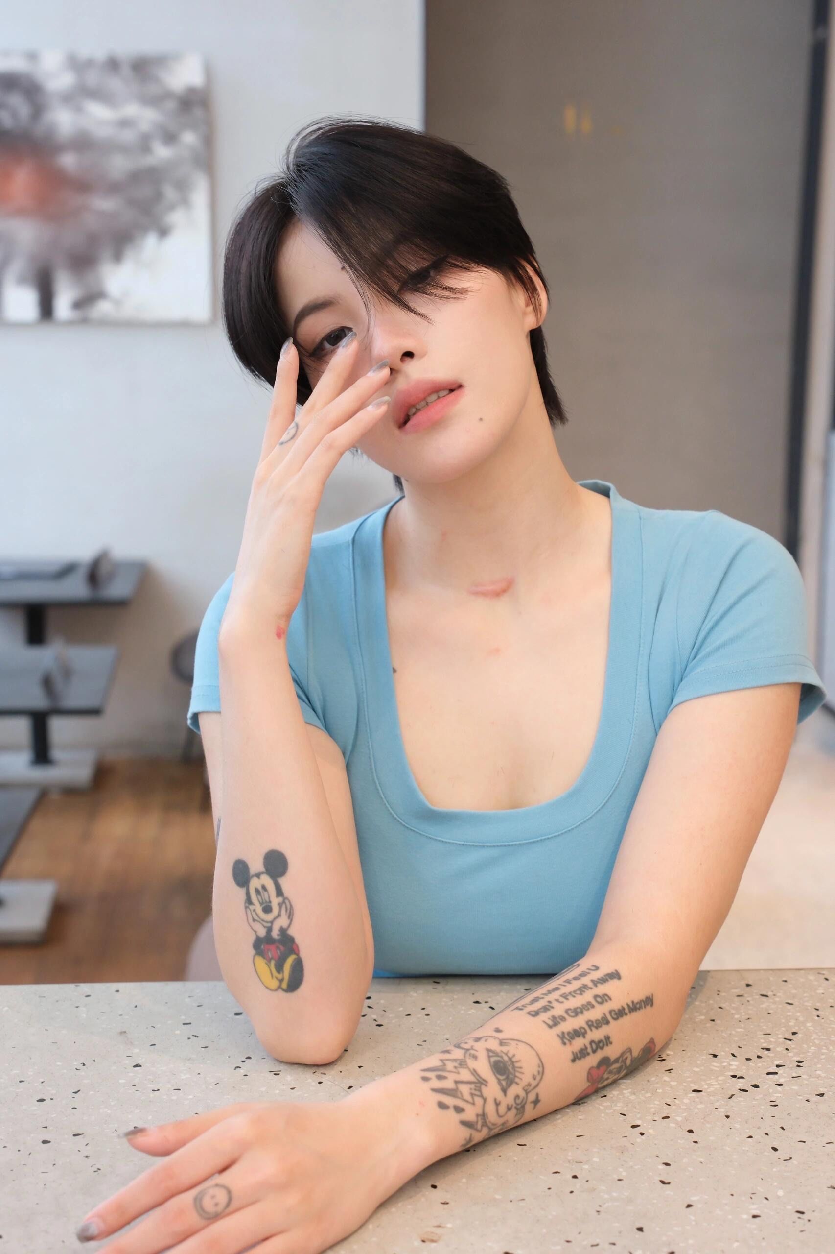 女孩纸剪短发真的太帅了吧哈哈,超级有型#简单又好看的发型 #短发女神