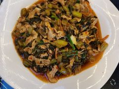 腌菜炒肉-瑞丰园庭院餐厅·白族传统家常菜