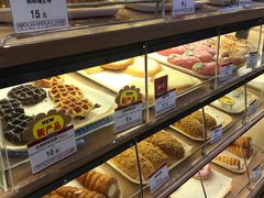 面包甜点陈列柜-山崎面包(苏州中心店)