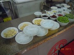 DSCN2905-胡成记口蘑龙眼包子(盐道街店)