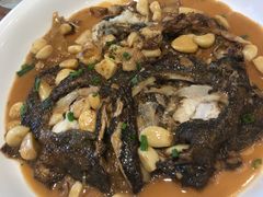 红烧鲽鱼头-食客堂麻婆豆腐专门店