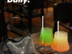 -The Cheebat 锌吧·Bistro(体育西店)
