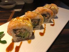 炙烤三文鱼芝士寿司-山葵家·创意料理(临平银泰城店)