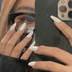 -一笔绣狂草美甲坊