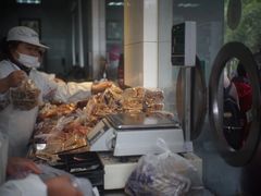 -陆稿荐观前街店
