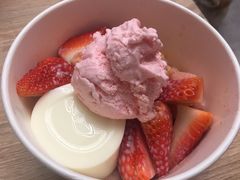 芋见草莓冰沙-鲜芋仙(铁西万象汇店)