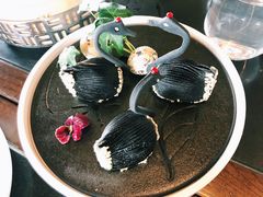 黑天鹅榴莲酥-三利音·东方司宴(外滩店)