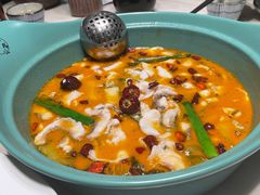 老坛酸菜鱼-周渝食惦·酸菜鱼精致川菜(横岗店)