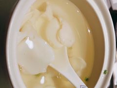 酸辣乌鱼蛋汤-悦融琥珀·京鲁菜·海味珍品(西单店)
