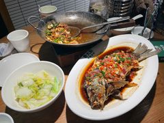 香煎大鲫鱼-费大厨辣椒炒肉(万家丽一店)