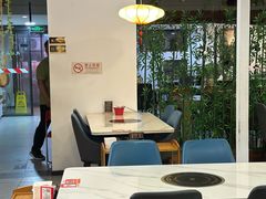-毛辣果·贵州红酸汤牛肉火锅(西单店)