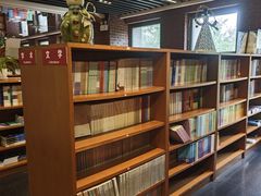 -外研书店(北京外国语大学西校区北外国际大厦店)