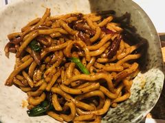 黑椒牛柳炒乌冬面-胡桃里音乐酒馆(白云五号T5 MALL店)