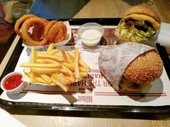 -The Habit Burger Grill 哈比特汉堡(复兴soho店)