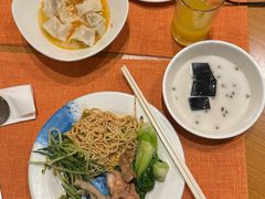 -亚龙湾希尔顿自助餐厅·海鲜·烧烤·沙滩BBQ·现场乐队