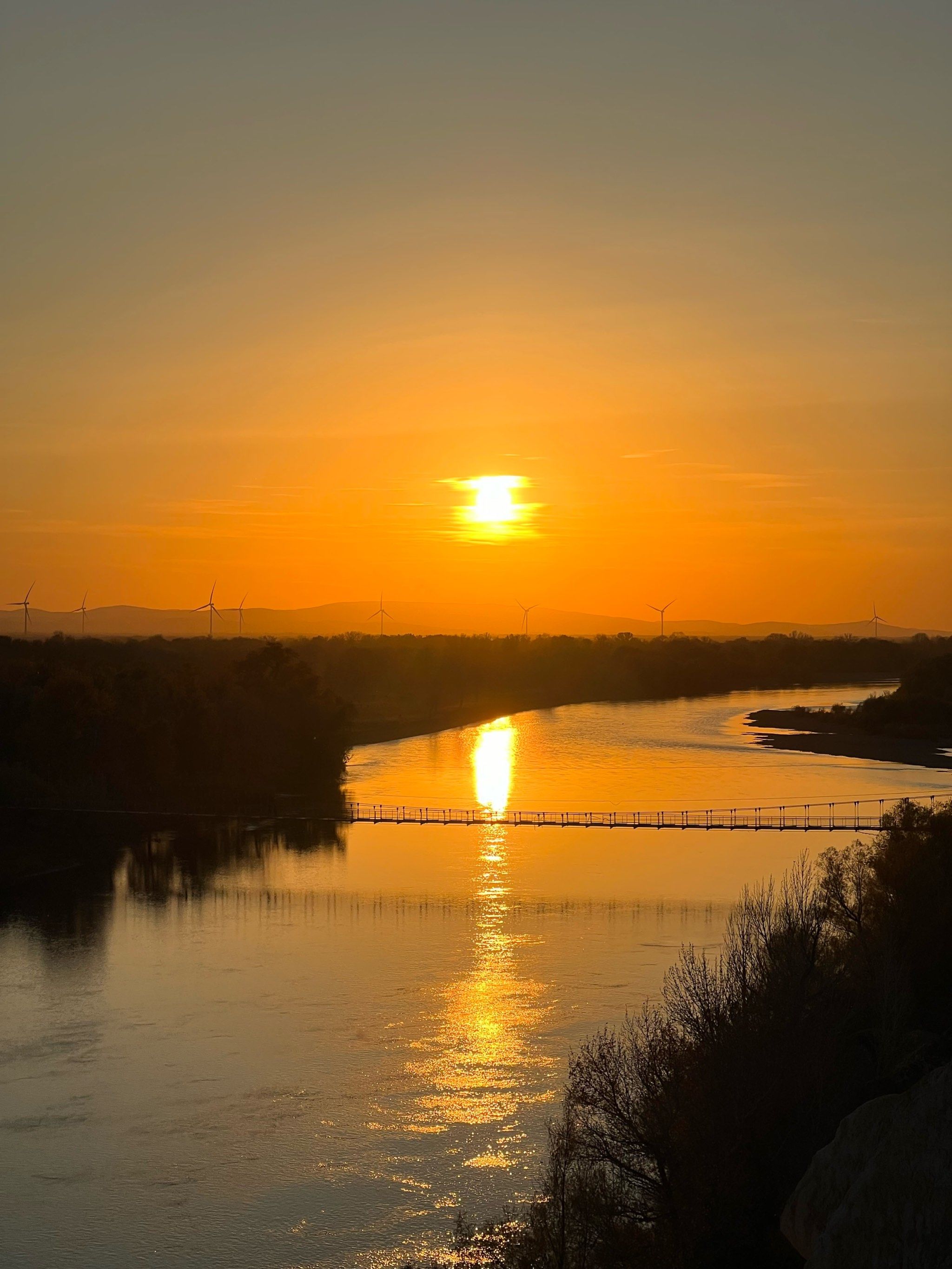 夕阳下的五彩滩!