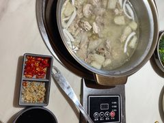-喃喃椰·糟粕醋·椰子鸡火锅(七堡花园店)