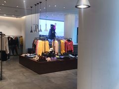 -URBAN REVIVO(上海中庚漫游城店)