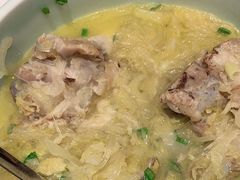 棒骨烩酸菜-北李妈妈菜·海肠捞饭(高新万达店)