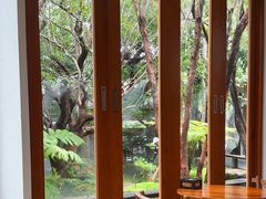 -Chom Cafe and Restaurant