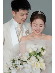 -雪中彩影婚纱摄影·微光艺术中心