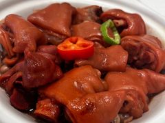 花生仁焖猪蹄-亢龙太子酒轩(东湖店)