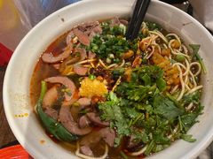 -爆炸头阿姨小四川正宗川味小吃(无任何分店)