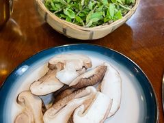 -岳记兴隆·青城腊排铜火锅(融创店)