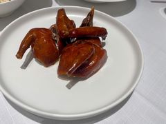 玻璃皮润烧乳鸽-北京厨房(西安SKP店)