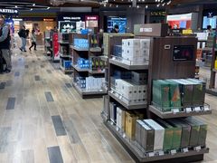 -日上免税店(三径路t3店)