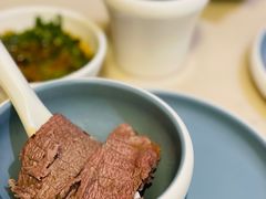 鲜牛肉-左庭右院鲜牛肉火锅(浦江欢乐颂店)
