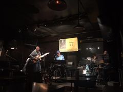 -东岸Cafe 爵士俱乐部