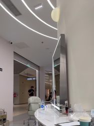 -PE SALON