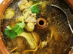 -小厨子私房菜·云南美食店