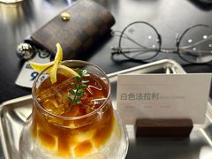 白色法拉利-WALLROOM