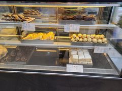 面包甜点陈列柜-上海哈尔滨食品厂(淮海中路店)