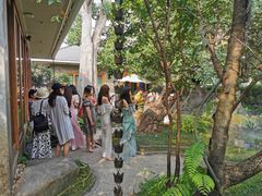 -Chom Cafe and Restaurant