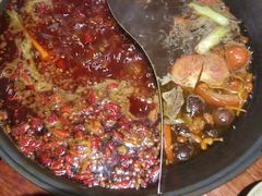 -四小区火锅·巷子里的重庆火锅(花照壁店)