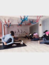 -静待花开瑜伽尊巴会馆