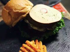 -HIGH FIVE哈福手工汉堡(桂林路店)