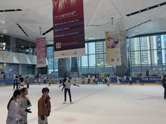 -冰纷万象滑冰场(南山万象天地店)