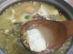 石锅酸菜鱼-周鱼小馆石锅酸菜鱼(活力汇店)