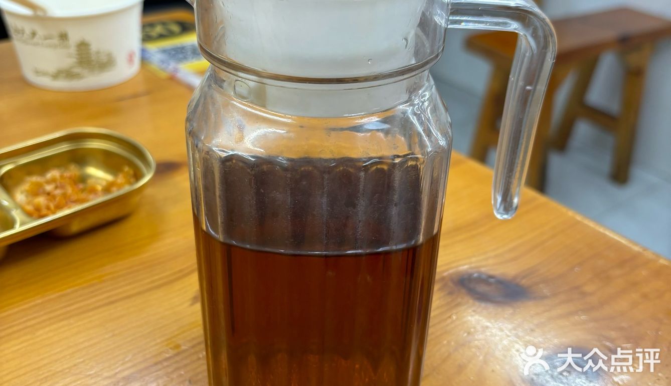位于财大小吃街宝藏牛骨头店