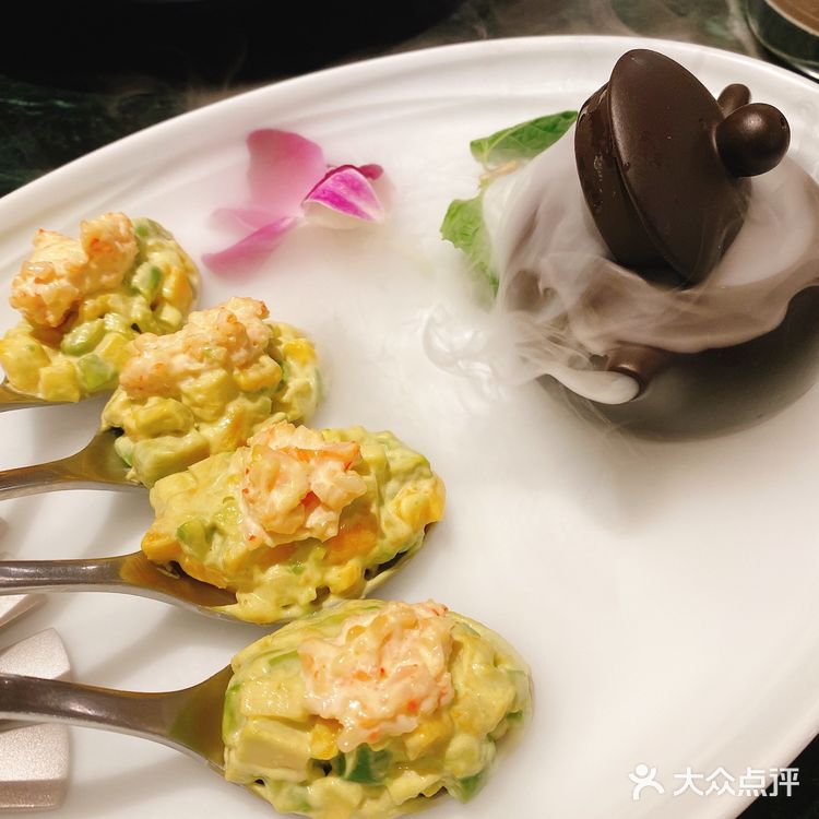 很多细节包括餐具都很精致，超适合打卡！️菜品