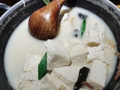 -吃饭皇帝大土家民族菜(正大广场店)