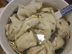 一两开洋-笑来喜馄饨小笼工坊店(湖滨街店)