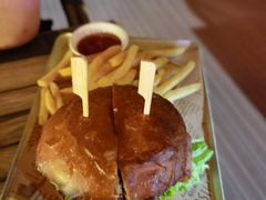 -LENBACH兰巴赫西餐啤酒坊(大连东港店)