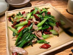 猪颈肉炒芥兰-缘生态云南菜·野生菌庭院餐厅(华侨城店)